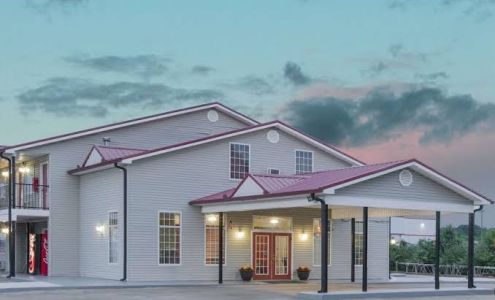 Super 8 by Wyndham Talladega AL