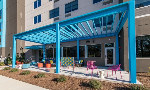 Tru by Hilton Fayetteville I 95