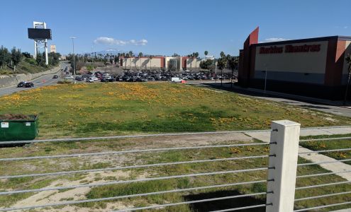 Hometown Square Shopping Center