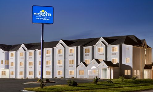 Microtel Inn & Suites by Wyndham Lincoln