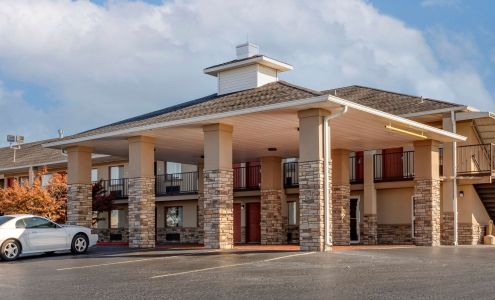 Quality Inn Russellville I-40