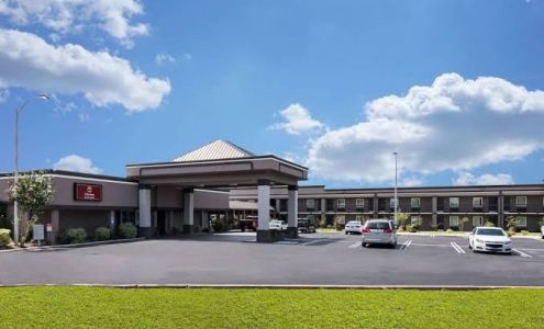 Clarion Inn & Suites Russellville I-40
