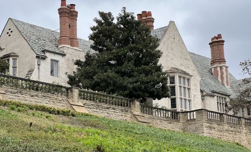 Greystone Mansion & Gardens: The Doheny Estate