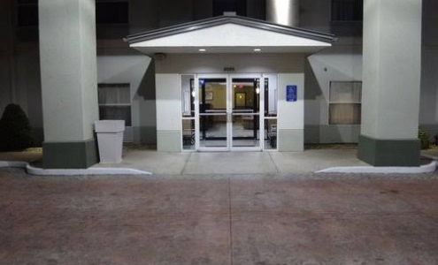 Windsor Inn & Suites