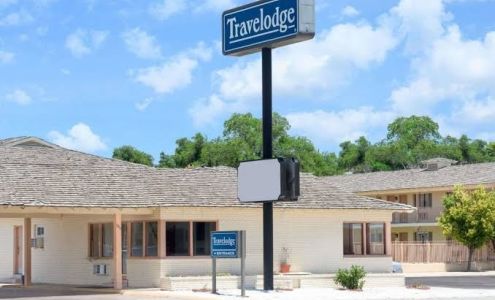 Travelodge by Wyndham Dodge City