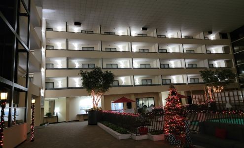 Atrium Hotel & Suites DFW