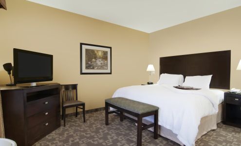 Hampton Inn & Suites-Knoxville/North I-75