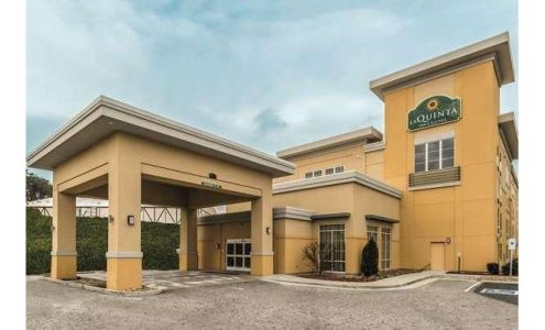 La Quinta Inn & Suites by Wyndham Knoxville Papermill