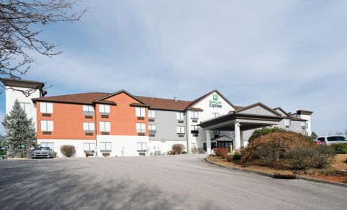 Holiday Inn Express & Suites Knoxville-North-I-75 Exit 112, an IHG Hotel