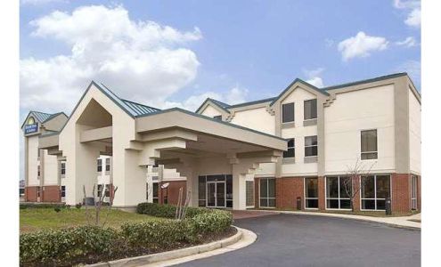 Days Inn & Suites by Wyndham Ridgeland