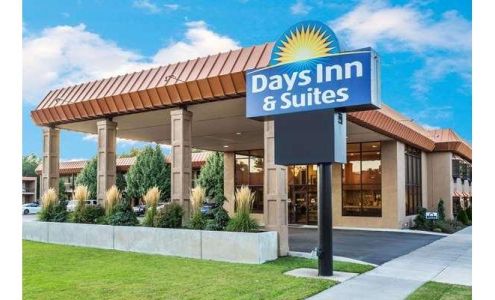 Days Inn & Suites by Wyndham Logan