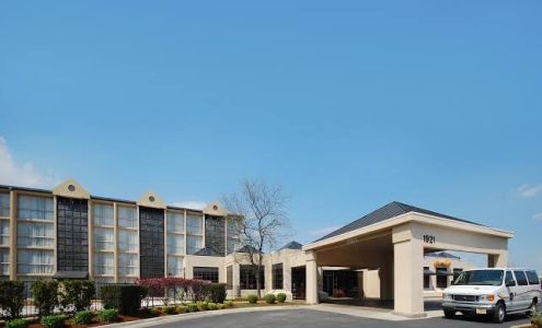 Holiday Inn Express Louisville Airport Expo Center, an IHG Hotel