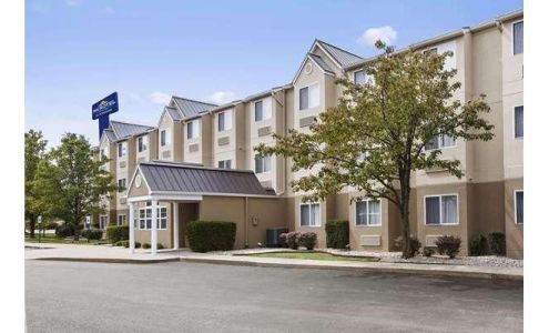 Microtel Inn & Suites by Wyndham Louisville East