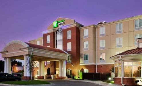 Holiday Inn Express & Suites Kansas City-Grandview