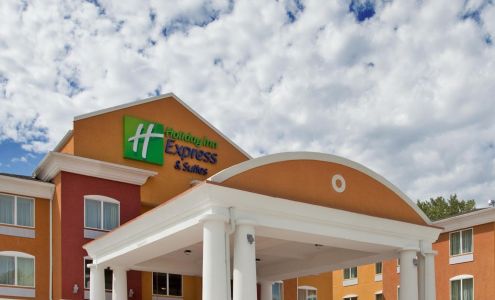 Holiday Inn Express & Suites Kansas City Sport Complex Area, an IHG Hotel