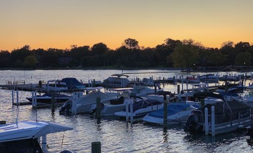 Pier Park-Pickleball courts Grosse Pointe Farms