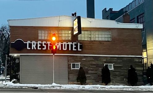 Crest Motel