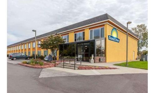 Days Inn by Wyndham Holland