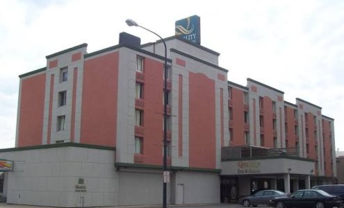 Econo Lodge Inn & Suites