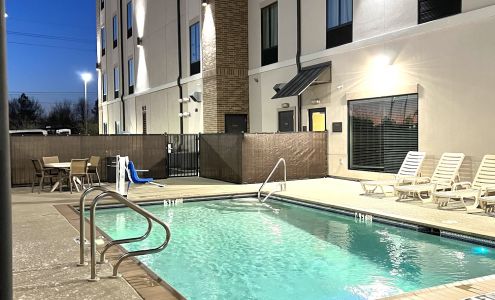 Comfort Suites Near Sam Houston Race Park