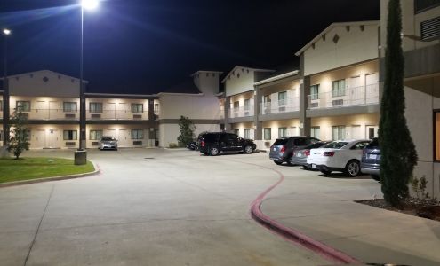 Days Inn & Suites by Wyndham Katy