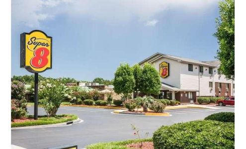 Super 8 by Wyndham Wilmington