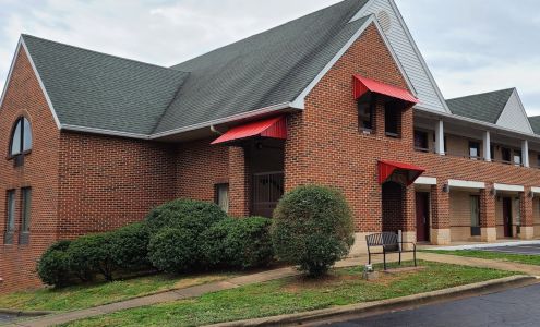 Red Roof Inn & Suites Cornelius - Lake Norman
