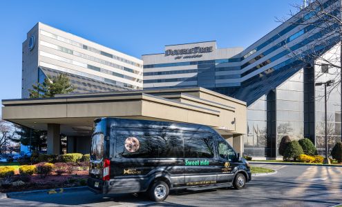 DoubleTree by Hilton Hotel Newark Airport