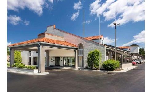 Rodeway Inn At Fort Lee