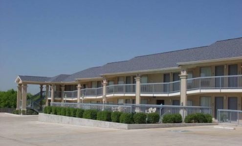 Executive Inn & Suites