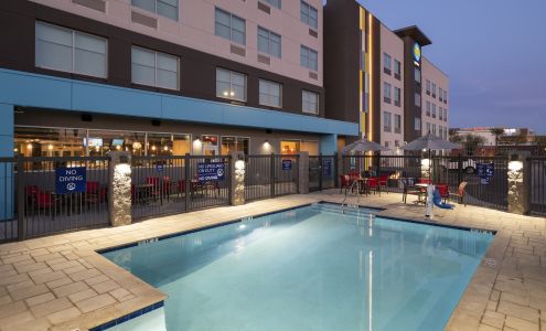 Tru by Hilton Phoenix Glendale Westgate