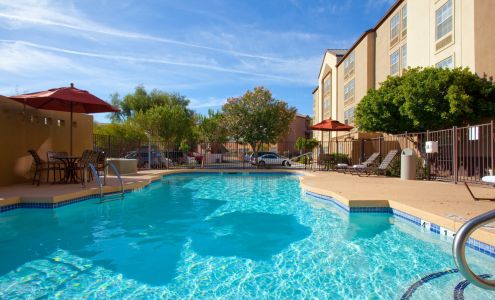 Holiday Inn Express & Suites Phoenix Airport, an IHG Hotel