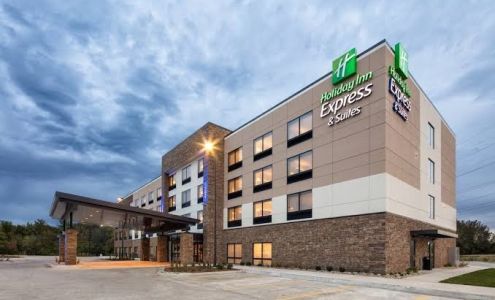 Holiday Inn Express & Suites East Peoria - Riverfront, an IHG Hotel