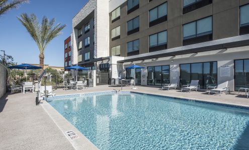 Holiday Inn Express & Suites Phoenix North - Happy Valley