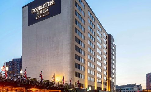 DoubleTree Suites by Hilton Minneapolis Downtown