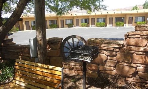 Redrock Country Inn