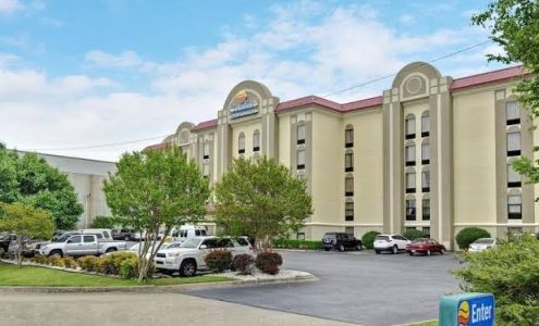 Comfort Inn & Suites Airport