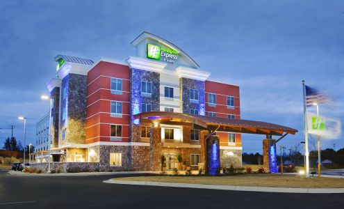 Holiday Inn Express & Suites Hot Springs, an IHG Hotel