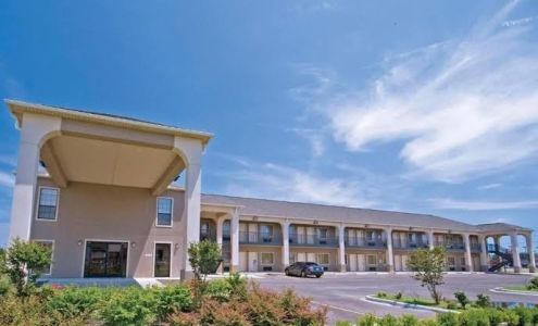 HomeGate Inn & Suites