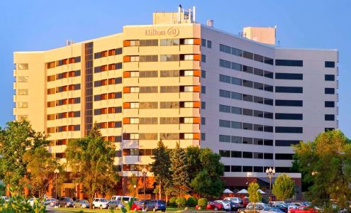 Hilton Chicago/Oak Brook Suites