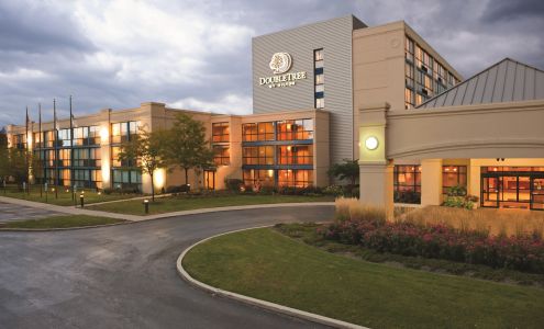 DoubleTree by Hilton Hotel Chicago - Arlington Heights