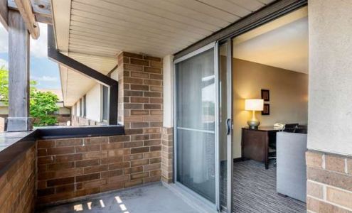 Suburban Studios Arlington Heights - Elk Grove