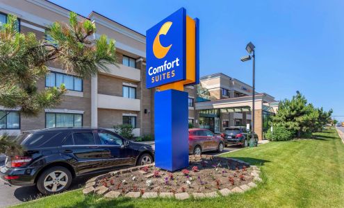Comfort Suites Oakbrook Terrace near Oakbrook Center