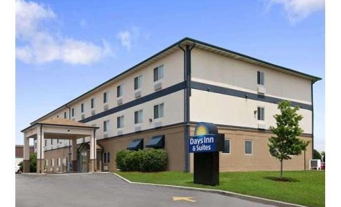 Days Inn & Suites by Wyndham Romeoville