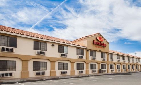 Econo Lodge Inn & Suites