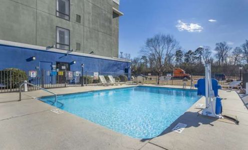 Comfort Suites Wilson - I - 95