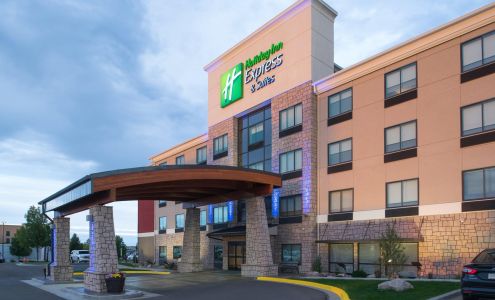 Holiday Inn Express & Suites Bismarck, an IHG Hotel