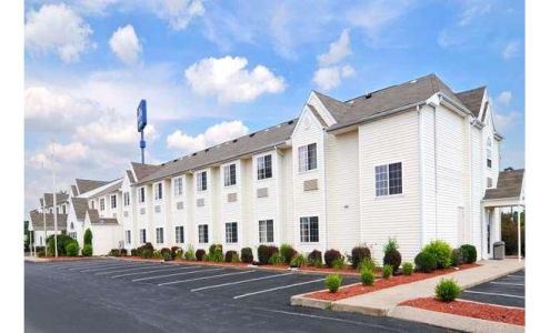 Microtel Inn & Suites by Wyndham Clarksville