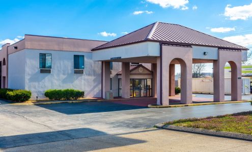 Econo Lodge & Suites