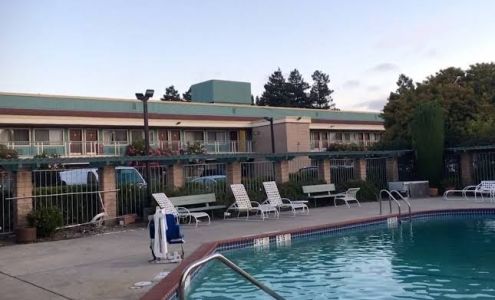 Days Inn & Suites by Wyndham Sunnyvale